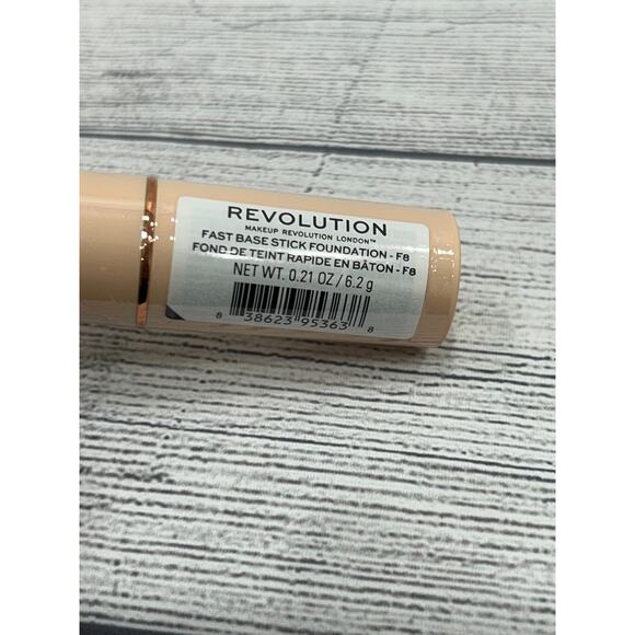 New Makeup Revolution Full Coverage Fast Base Stick Foundation-F8 0.21 oz / 6.5g - Picture 4 of 5